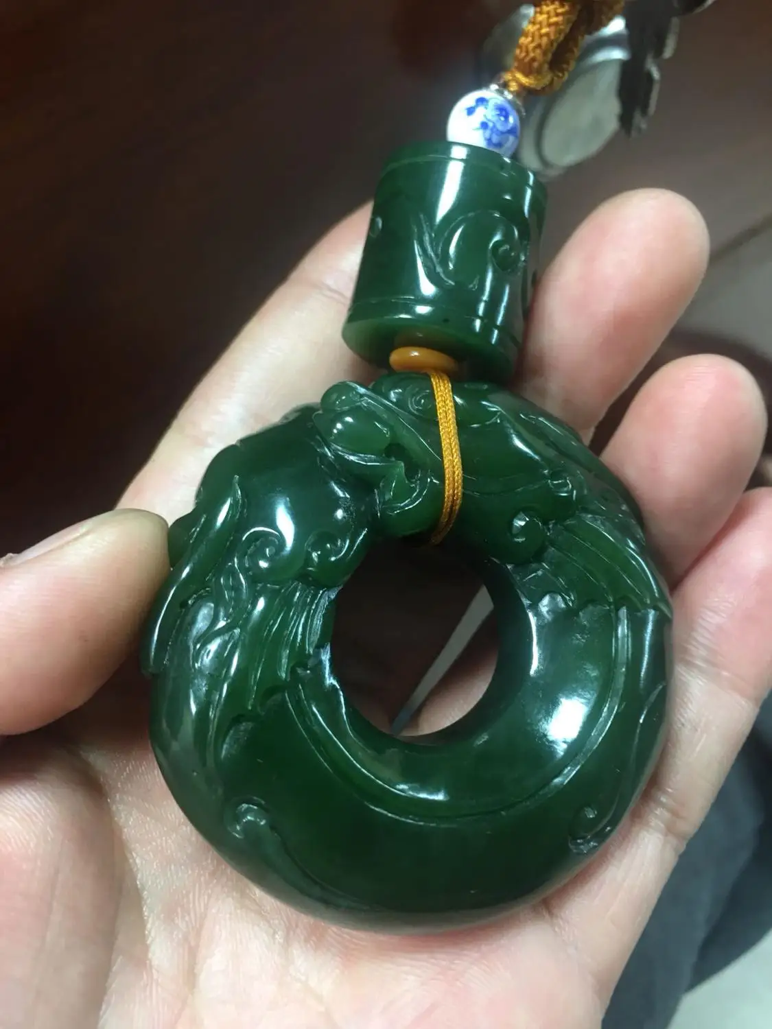 Натуральный Wada яшма шпинат зеленый кран палец ручная игра кусок кулон русский