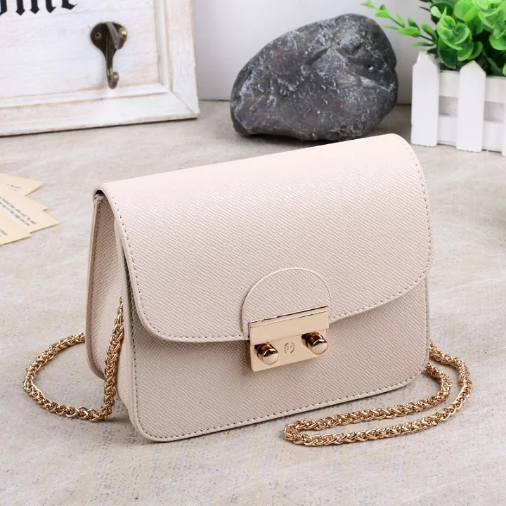 Beige Высококачественные женские Мини-Сумки из искусственной кожи с клапаном для женщин, однотонные белые дамские маленькие сумки с замком и цепочкой для девушек, клатч через плечо - Цвет: Beige