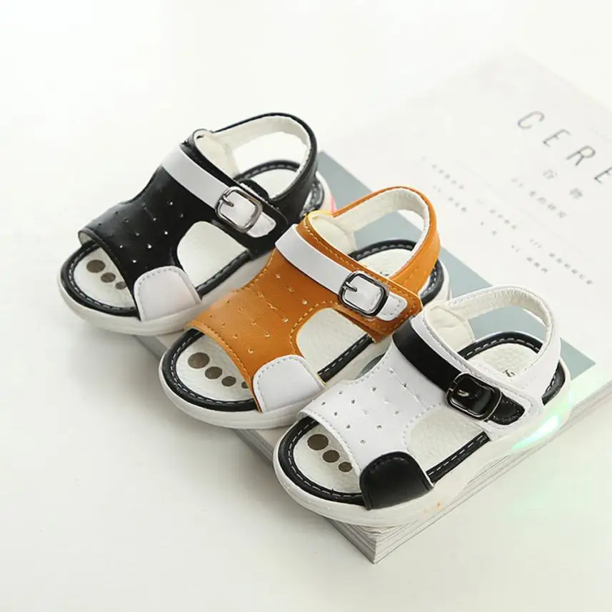 Для Мальчиков пляжные сандалии детские мягкие Нескользящие световой освещение