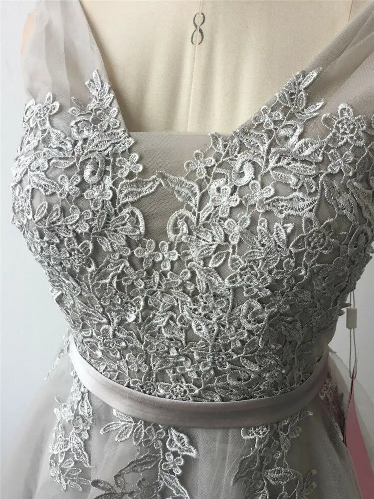 Homecoming Dresses 2019 Silver Tulle Elegant A line Graduation Gown V Neck Sleeveless Lace Applique vestidos de graduacion | Свадьбы и