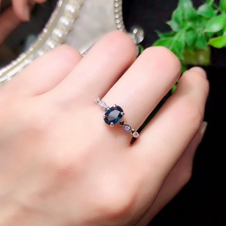Изысканное голубое местное сапфировое кольцо из драгоценных камней для женщин с серебром
