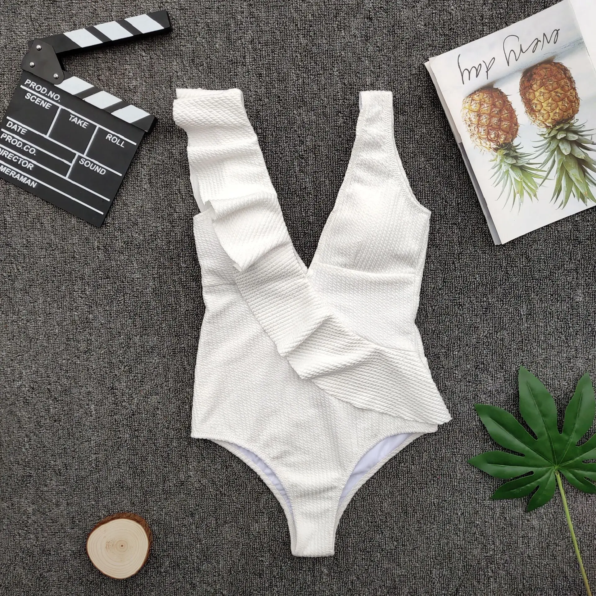 Женское боди с глубоким V образным вырезом оборками|Боди| |