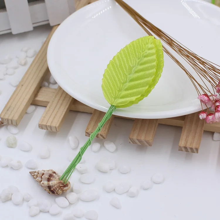 50Pcs/lot 5cm Pompon Mini Simulated leaves Artificial Silk leaf bouquet For Wreaths DIY Wedding Scrapbooking Fake leaf Flower - Цвет: green
