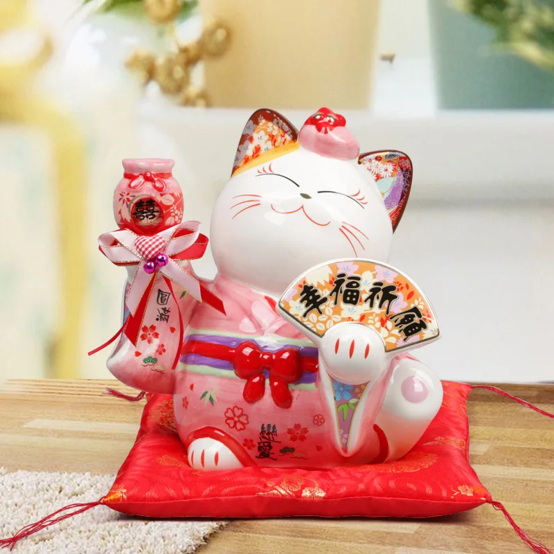 Хороший счастливый брак в Киргизии кошка на удачу практичный свадебный подарок