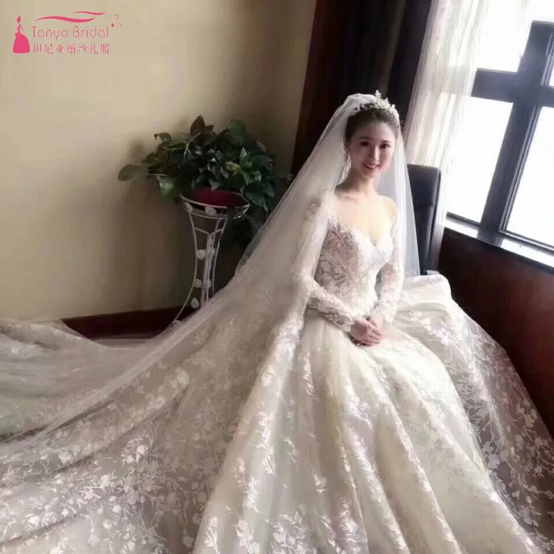 

Long Sleeves Lace Wedding Dresses V Neck Vintage robe de mariee 2018 Appliques Ivory Wedding Bridal Gown DQG262