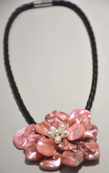 Новинка 2016 года белое жемчужное ожерелье ручной работы с розовым цветком |