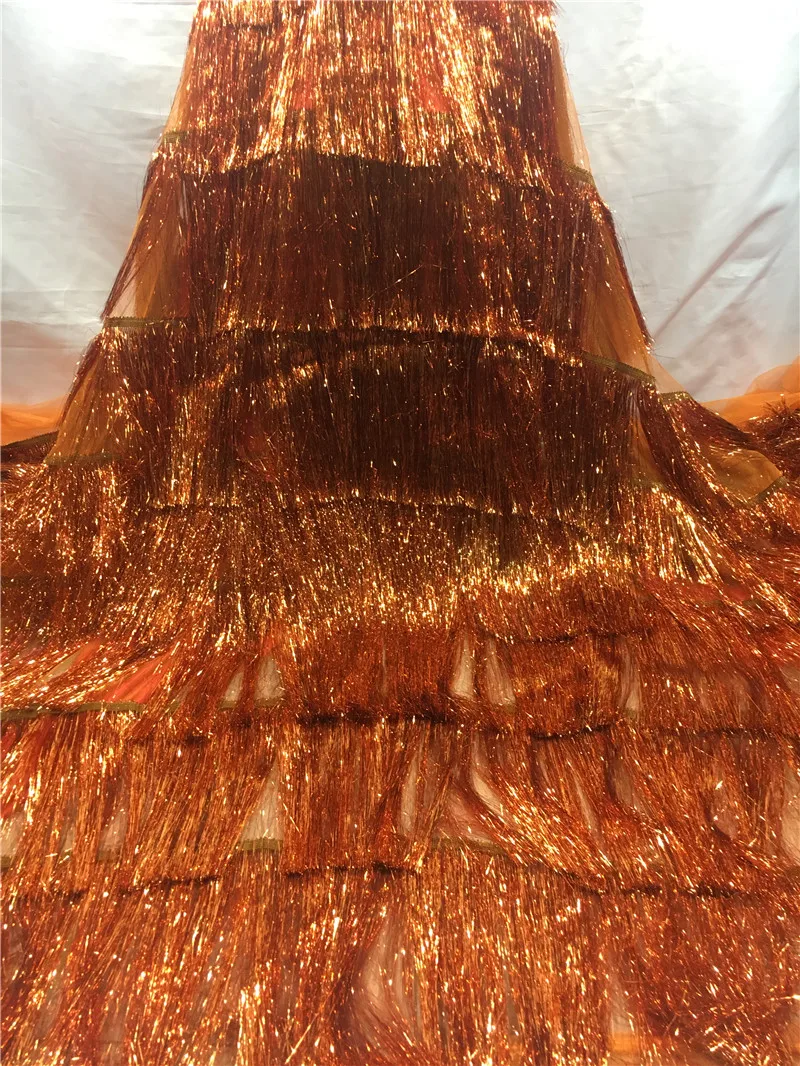 Фотообои с красивой вышивкой