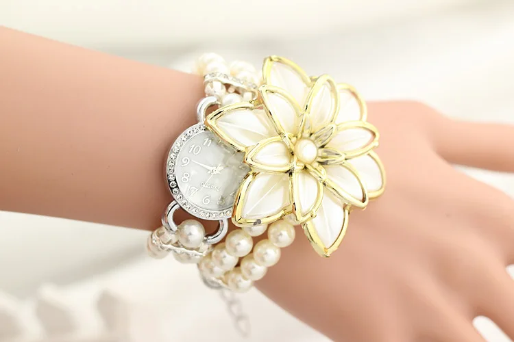 Новинка 2017 жемчужный браслет с цветами настольные женские часы студенческие