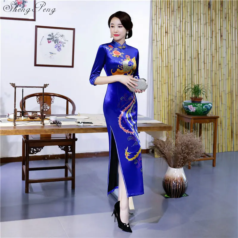 Красный китайское традиционное платье Женская шелковый атлас Cheongsam Винтаж Qipao Лето Половина рукава длинное цветок плюс размеры V1428