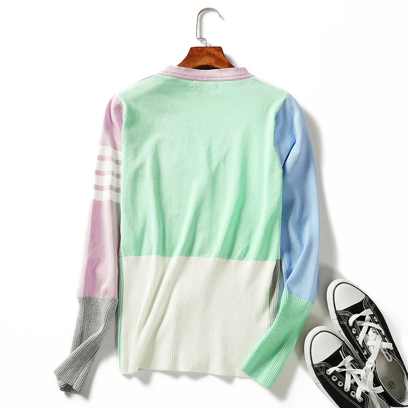 Женский трикотажный кардиган с V-образным вырезом в рубчик |