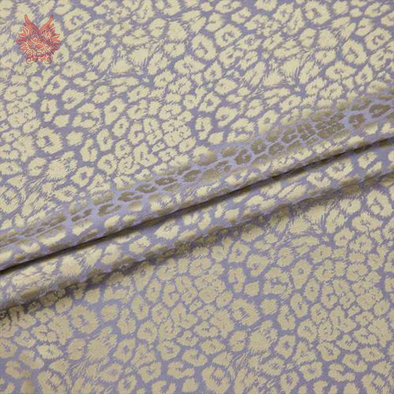 Дизайнер светло-фиолетовый золотой леопард жаккардовые шелковые ткани для