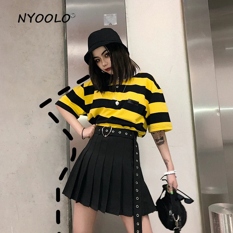 NYOOLO Harajuku Стильная однотонная юбка с высокой талией Летняя женская мини-трапециевидная плиссированная юбка с сердечками пояса с пряжками школьная форма