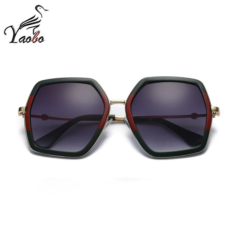 Большие квадратные женские солнцезащитные очки в большой оправе блестящие