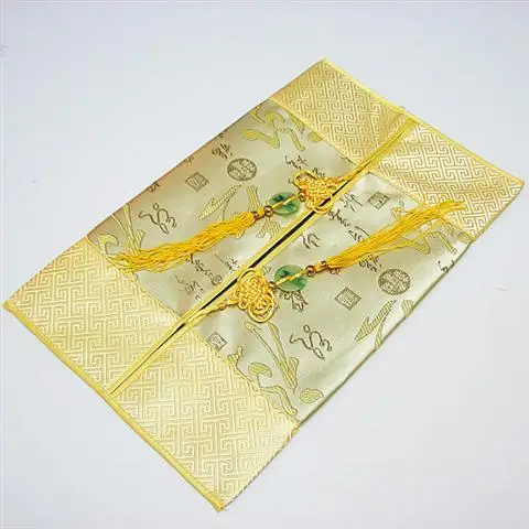 Чехол для салфеток с кисточкой в стиле пэчворк китайским узлом Карманный