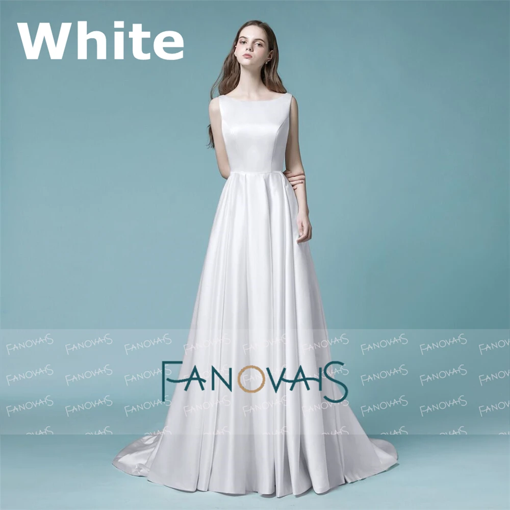 Простое длинное платье для свадьбы с открытой спинкой и бусинами карманами цвета