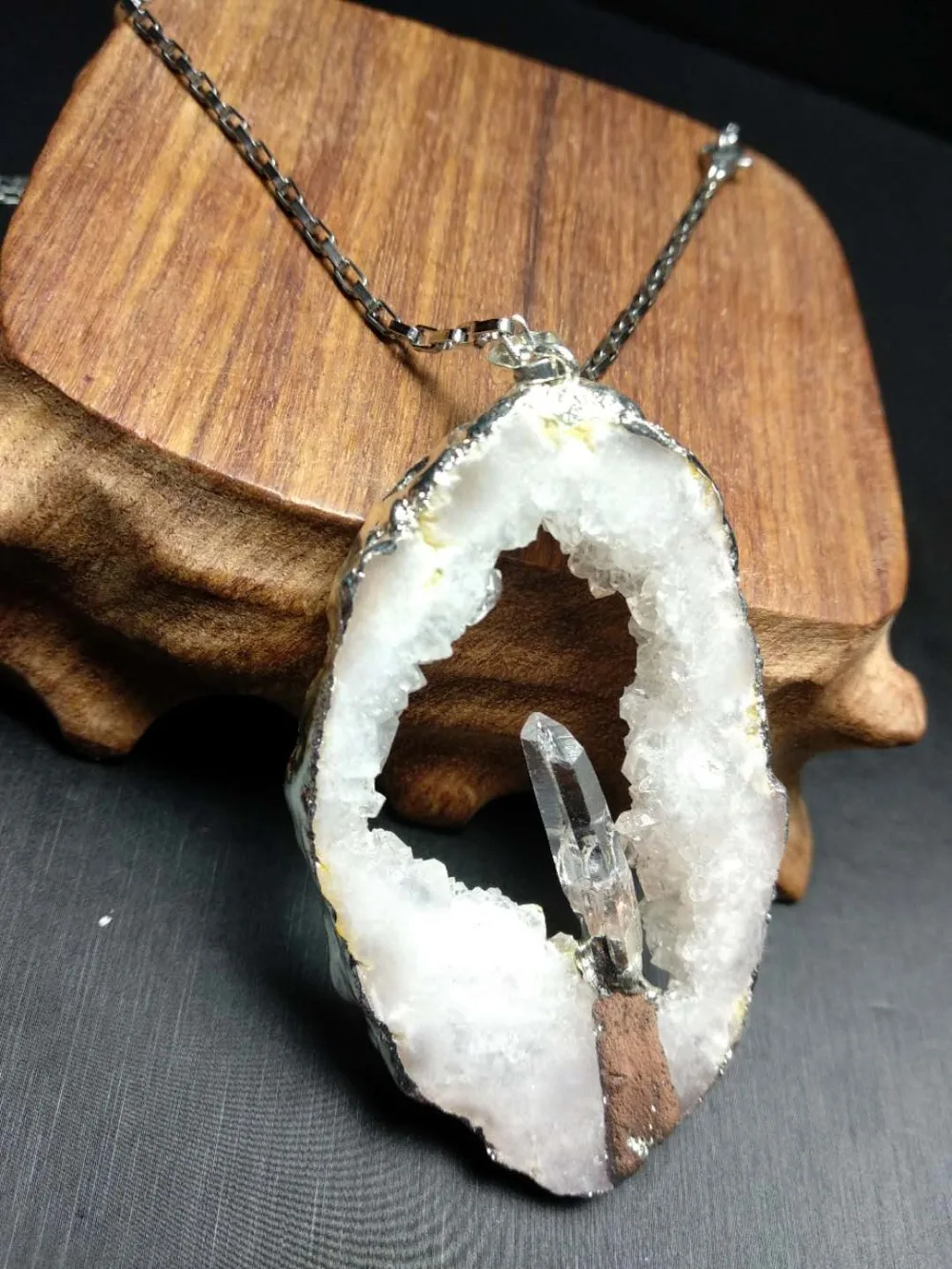 

Beautiful Unique Natural white quartz crystal angel aural cluster geode healing crystals Pendant Necklace Healing
