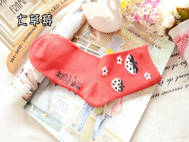 Carteira Feminina Women Socks 2014 Real Rushed Knee Meia Natal Ladies Cartoon Bang Stepped Ward Off Evil Villain Wholesale | Женская