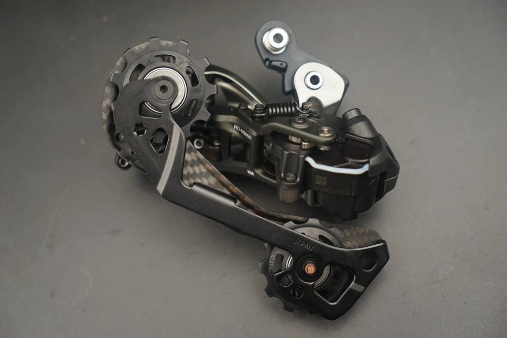Shimano XTR Di2 RD-M9050-SGS Shadow RD+ задний переключатель длинной 11 скоростей