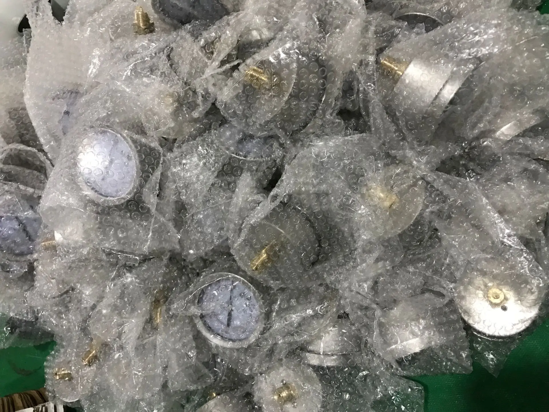 

Axial band edge Membrane box pressure gauge new YE-60Z 30KPA-0 Complete specifications