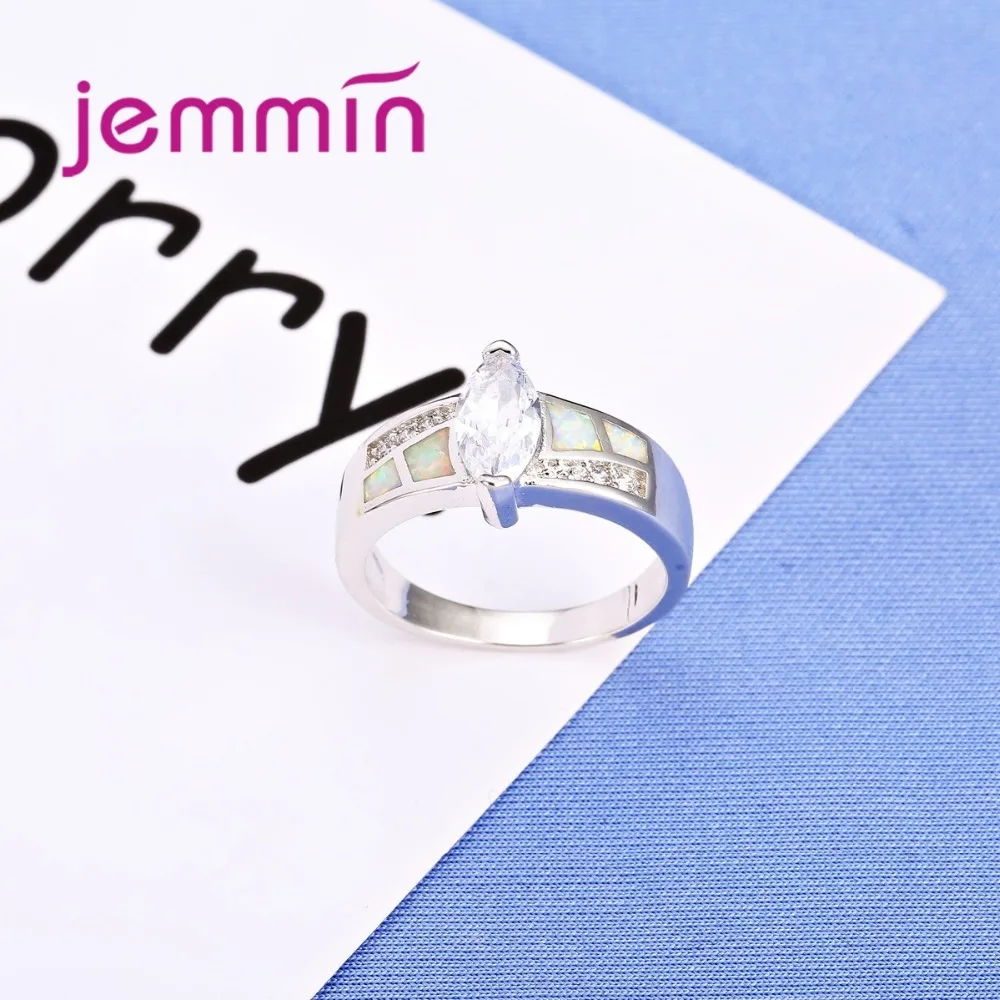 Кольцо женское обручальное из серебра 925 пробы с белым опалом | Украшения и