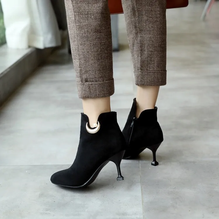 Женские ботинки с металлической отделкой ботильоны на молнии сбоку квадратным