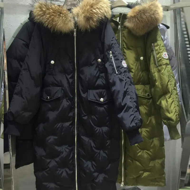 Женская длинная куртка на молнии теплая макси с воротником из меха енота верхняя