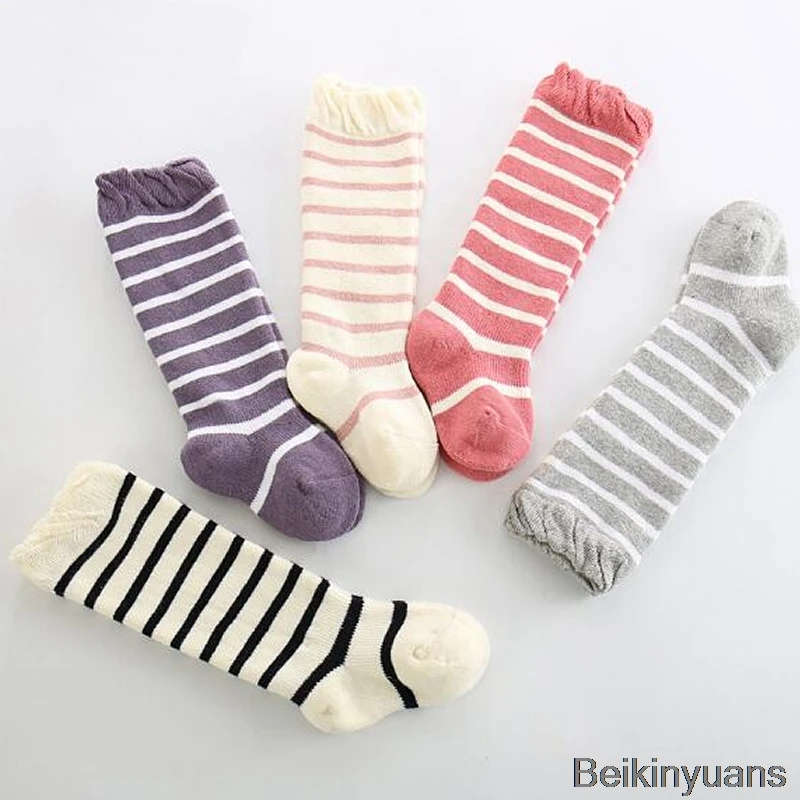 1 Изящные носки в полоску минималистическом стиле для мальчиков и девочек
