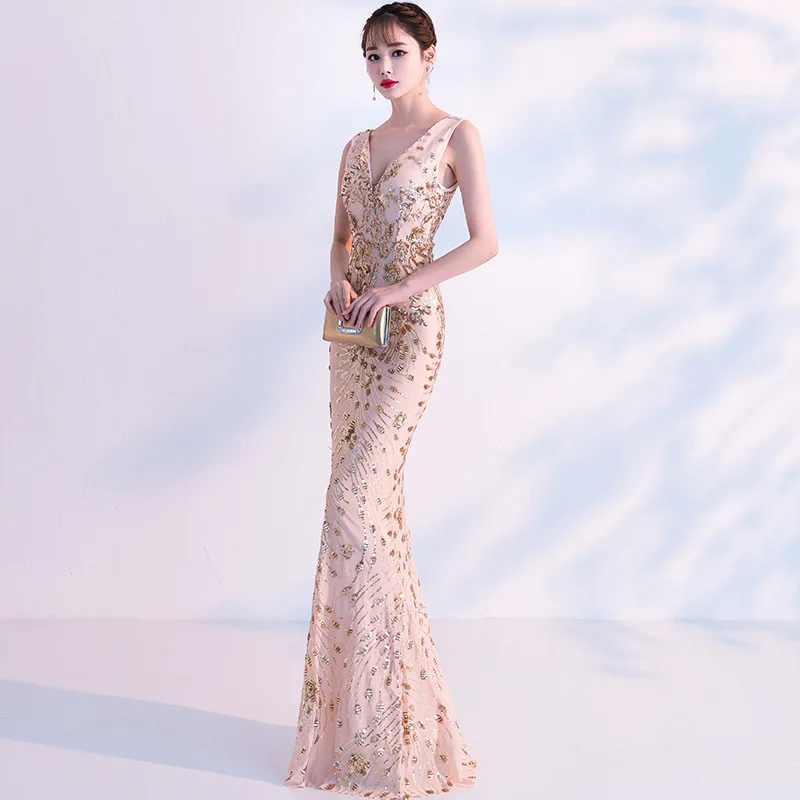 Длинное платье Ципао цвета шампанского с v-образным вырезом и блестками