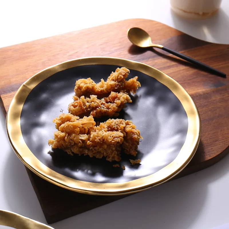 Набор столовой посуды из 4 предметов с золотой инкрустацией коллекционная