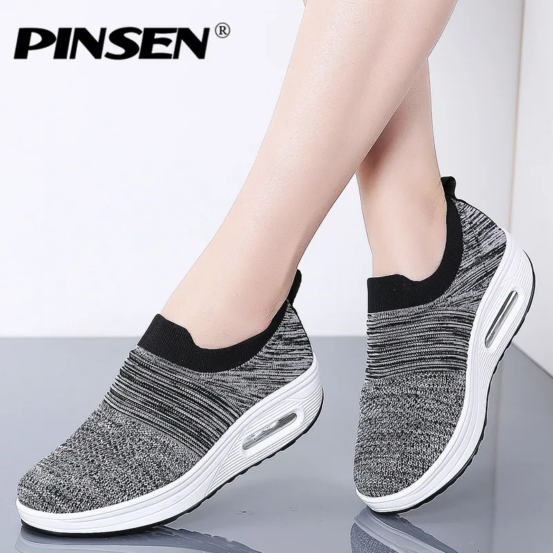 Женские кроссовки без шнуровки PINSEN черные сетчатые дышащие на танкетке