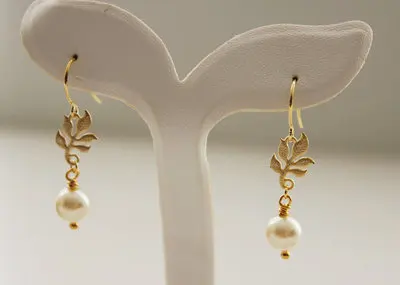 Женские серьги-подвески популярные жемчужные серьги в виде листьев из сплава