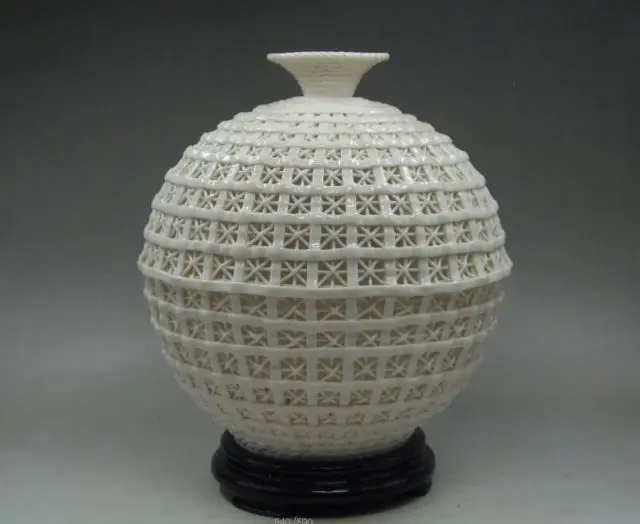 Vintage Chinese Dehua White Porcelain Handwork Hollow-out Vase | Дом и сад