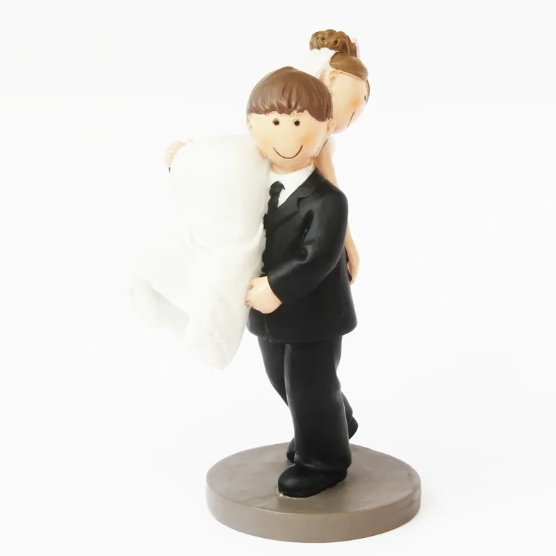 

Wedding Decoration Resin Miniature Bride and Groom Figurines Funny Pose Marriage Statues Cake Topper Anniversary Gift