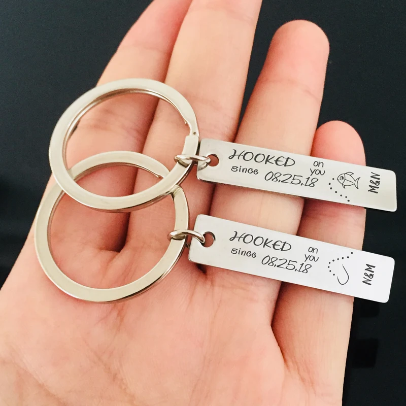 Stick Figure Little Fish Lovers Keychain Engraved Hooked Personalized Date And Letter Couple Lover Exclusive Gift Charm Key Ring | Украшения