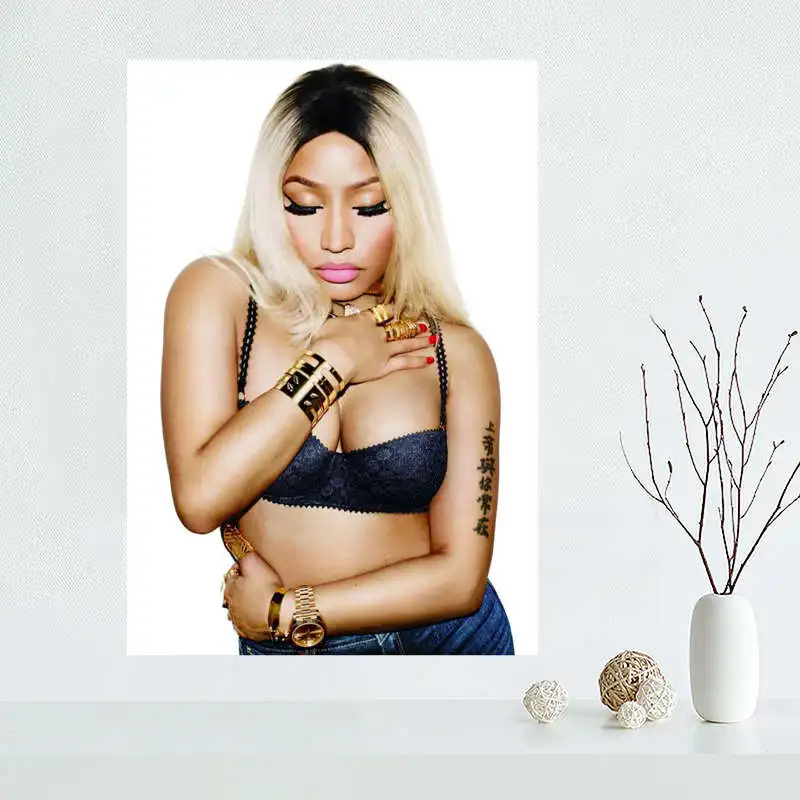 Черный Пользовательские Nicki Minaj холст картина плакат шелковая ткань стены искусства плакат для гостиной домашний декор - Цвет: Черный