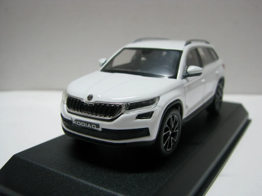 N OREV 1:43 Sko da Kodia q бутик сплава автомобиля игрушки для детей Детские игрушки модель оригинальной упаковки