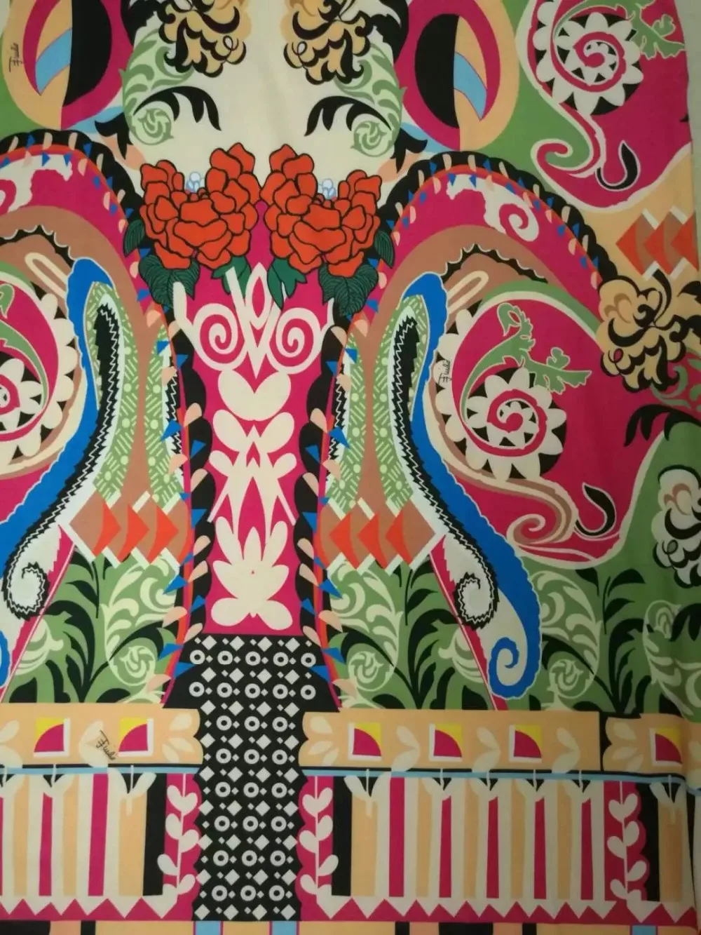 Женское модельное дизайнерское платье длинное шелковое из джерси с