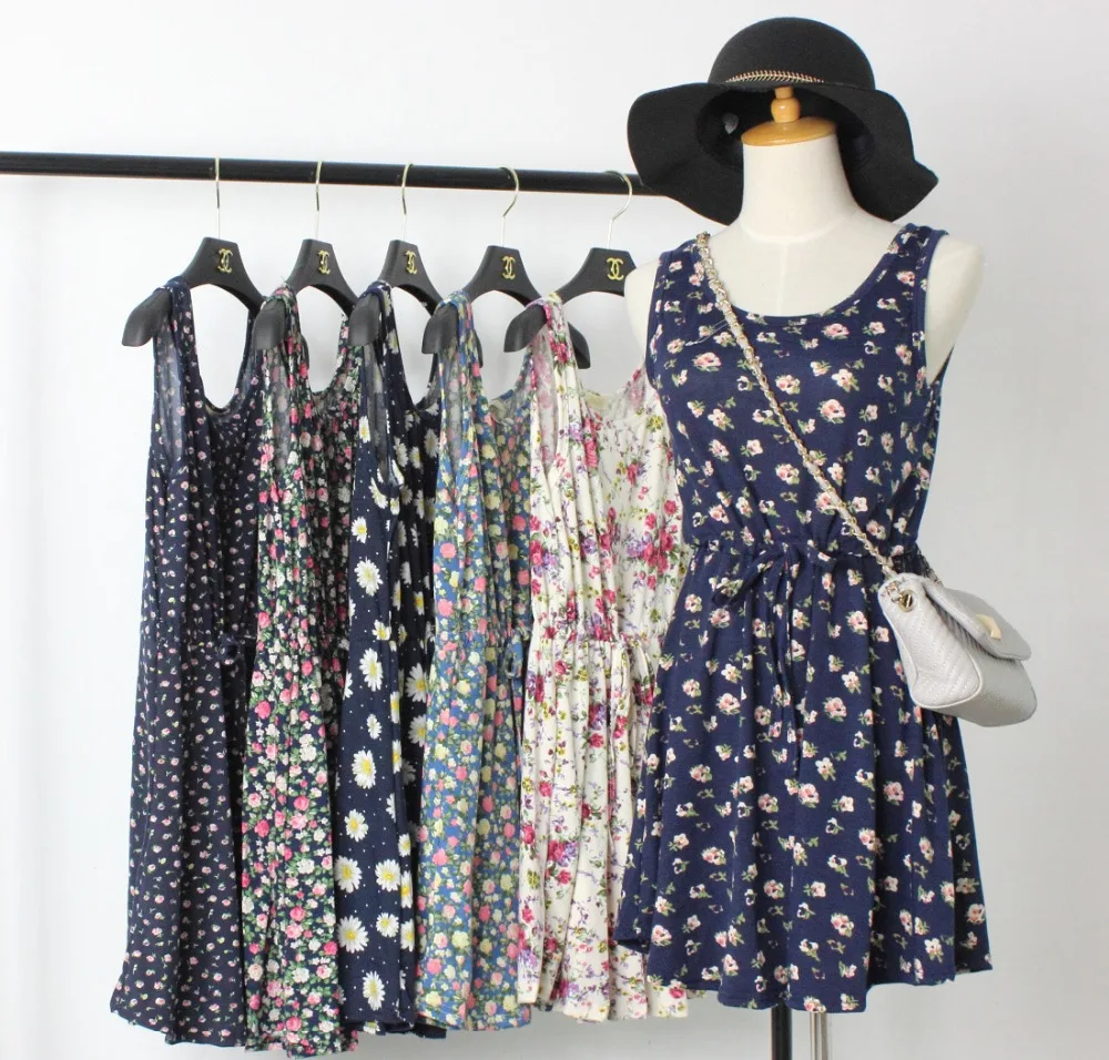 Женское летнее платье жилет без рукавов повседневное базовое с цветочным