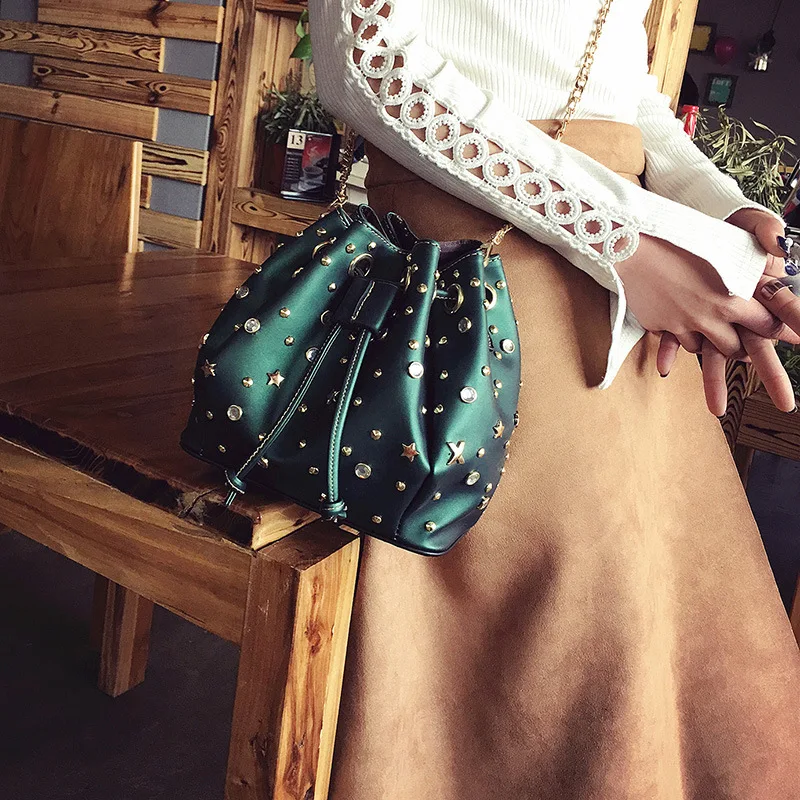 Новые модные Универсальные ведро сумка заклепки яркий Бангалор PU Сумка HY-716 |