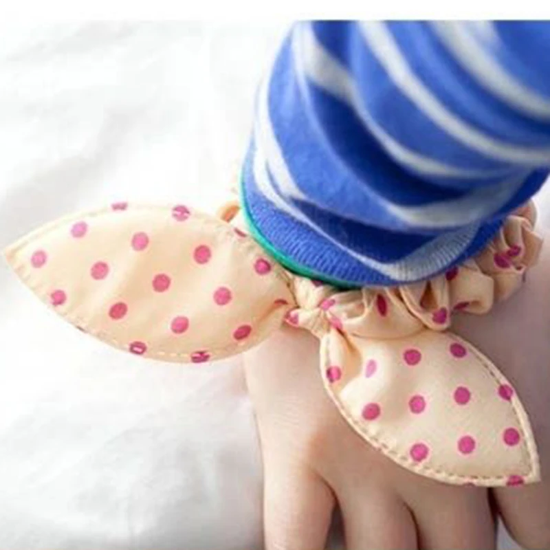 Резинка для волос с кроличьими ушками женская эластичная заколка хвоста