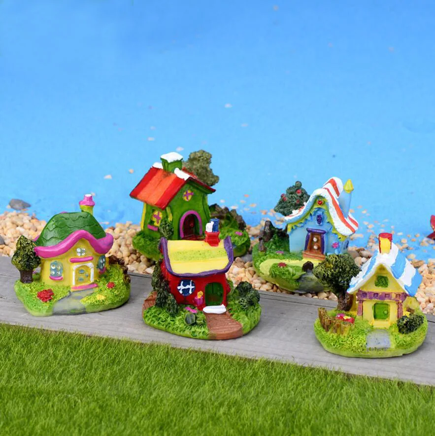 

10pcs 4*5*6cm Cartoon Villa Houses Garden Moss Terrarium Home Desktop Decoration /Crafts/Bonsai/Doll House/Miniatures