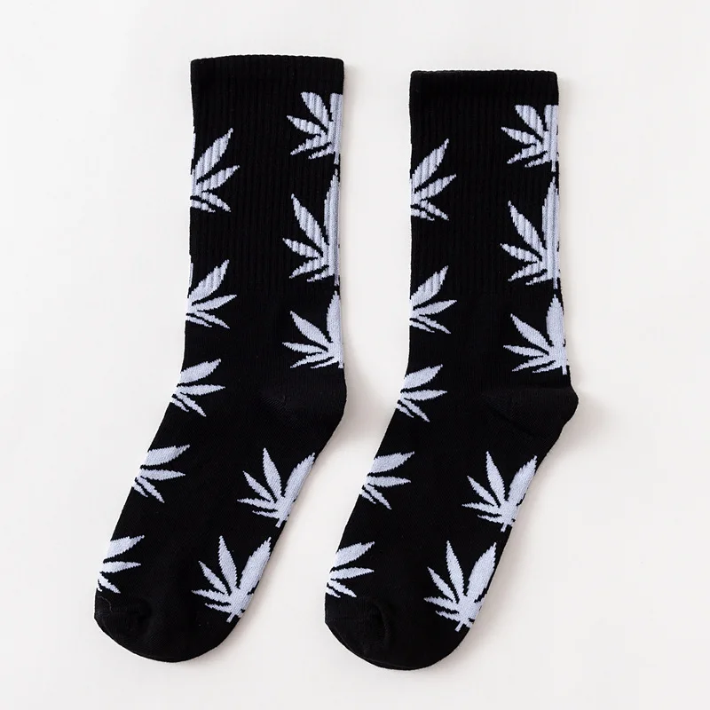 White Leaf in Black Новинка года, осенне-зимние мужские модные кленовые носки с листьями, носки с сорняками, хлопок, сумасшедшие носки без пятки, новинка, крутые носки, подарки для мужчин - Цвет: White Leaf in Black