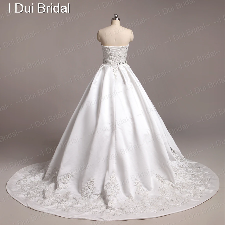 Роскошное бальное платье с вышивкой из стекла и кристаллов свадебное сделанное