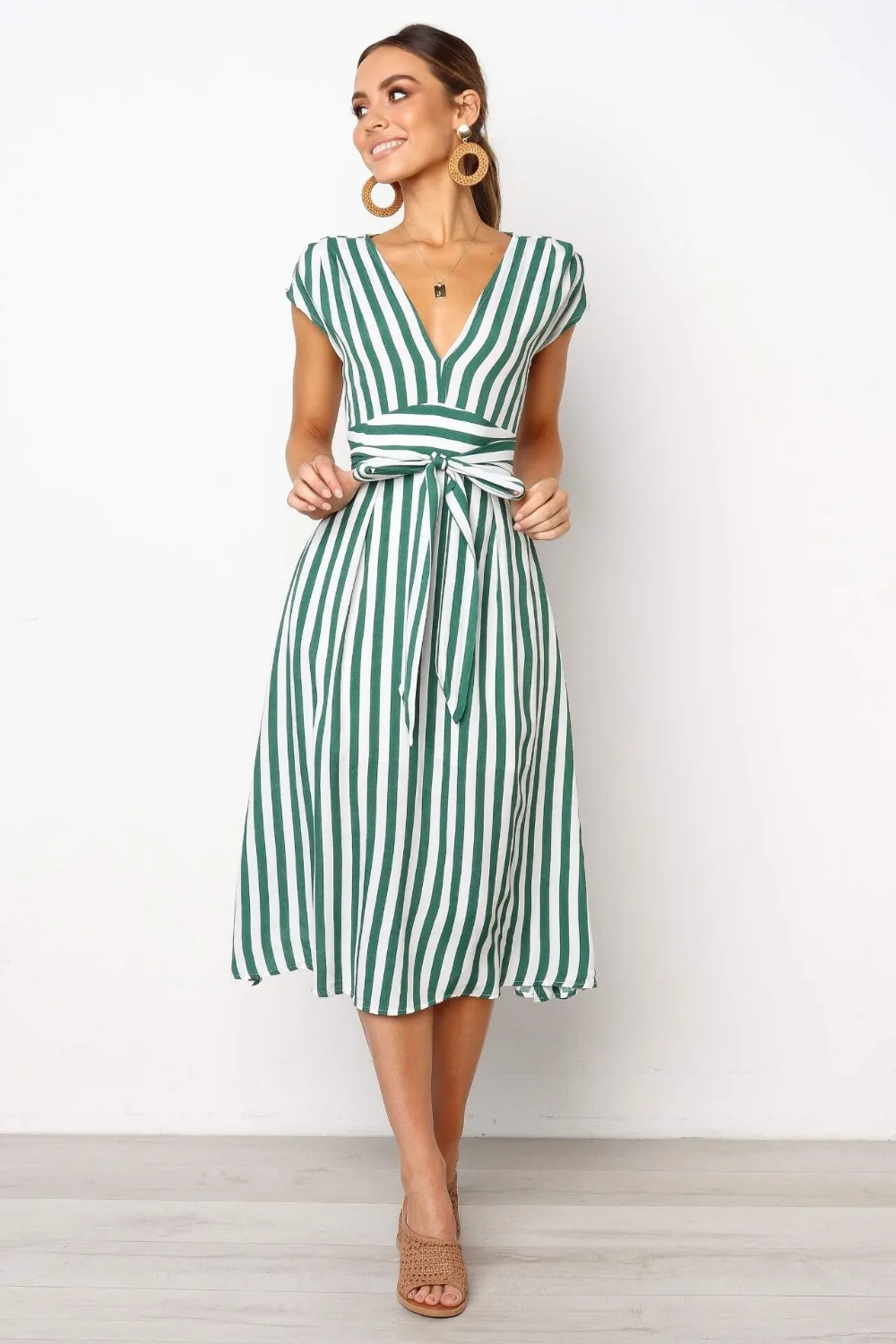 2019 Spring and summer new women's dress V-neck belt slim striped | Женская одежда