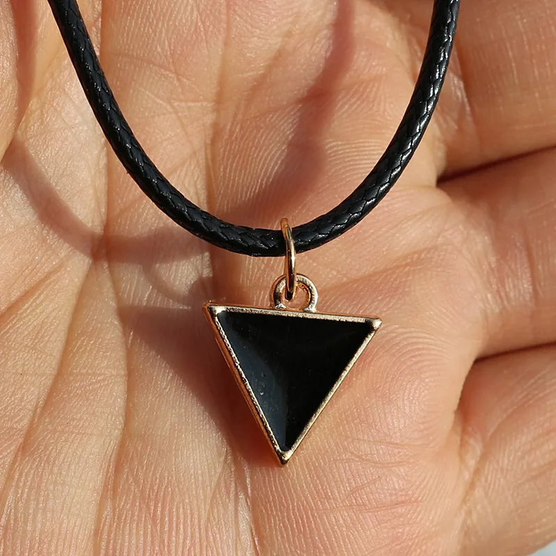 

Triangle Pendant Necklaces Fashion Jewelry Geometric Personality Collares Rope Chain Retro Necklace Bijoux Women Men 2021