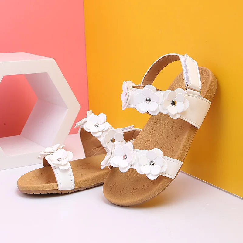 Новинка 2018 года недорогие сандалии для девочек пляжные туфли цвет розовый белый