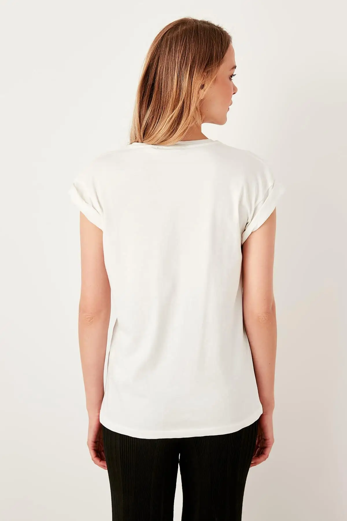Trendyol White Sequins Embroidered Basic Knitted T-Shirts TWOSS19LR0288 | Женская одежда