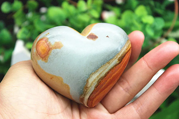 Натуральный кварцевый кристалл океана камень в форме сердца трубы заживляет