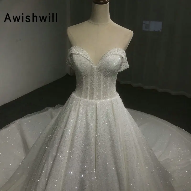 Платье Свадебное блестящее ТРАПЕЦИЕВИДНОЕ с открытыми плечами длинным шлейфом и