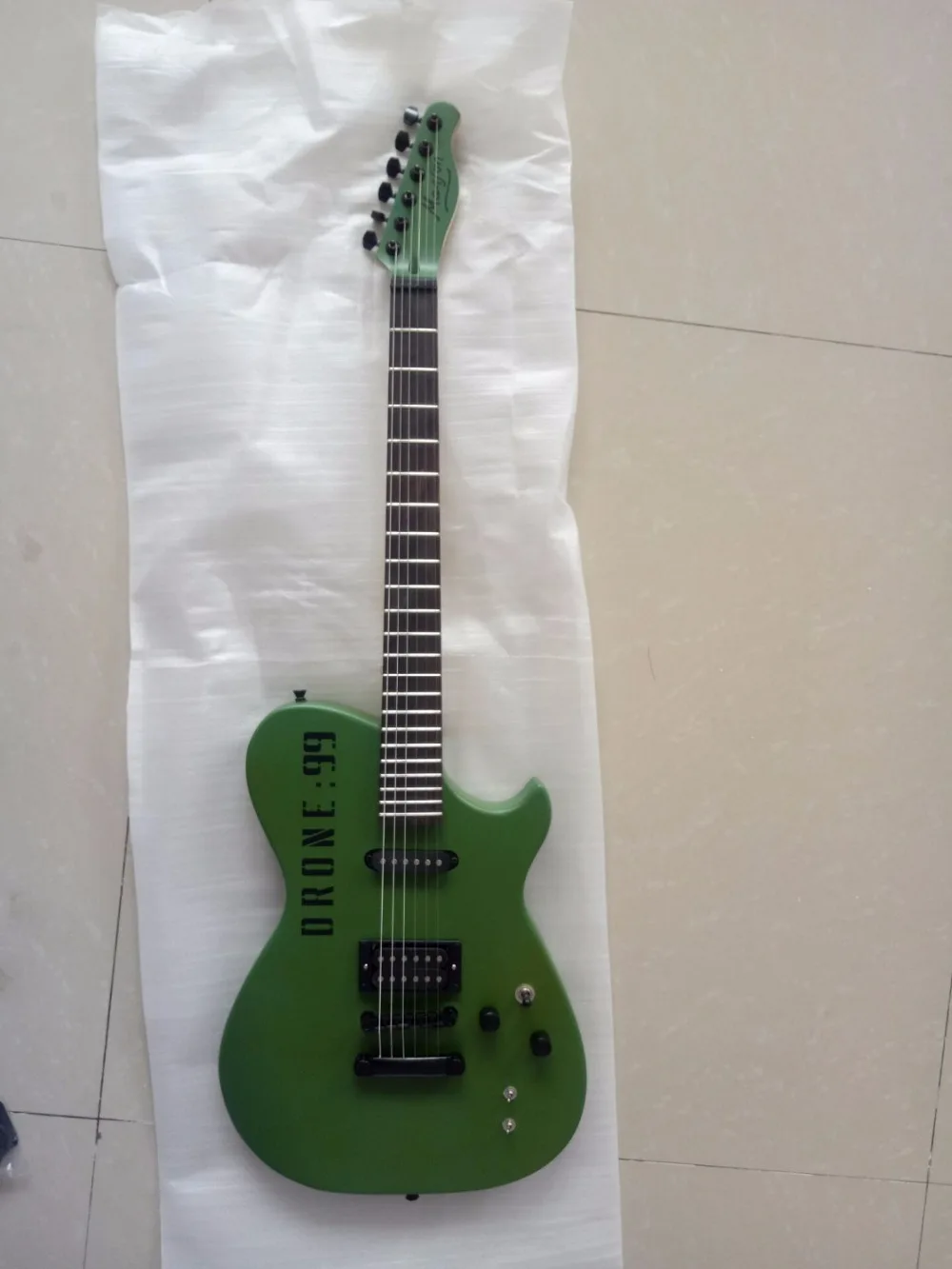 Хорошее качество Новый Manson MB DR 1 Matthew Bellamy Signature Drone гитарные номера издание MUSE